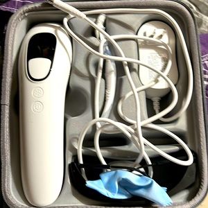 IPL hair removal device